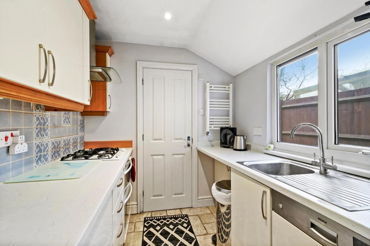 Comfortable 2 Bedroom Property, Maidstone Exterior photo